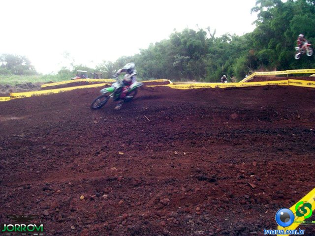 051.jpg