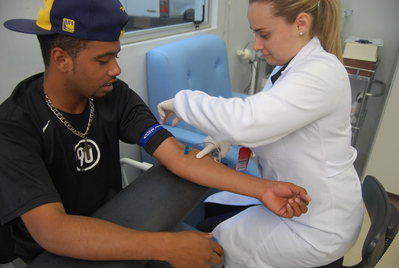 Saúde ressalta a importância da doação de sangue para portadores de doença 