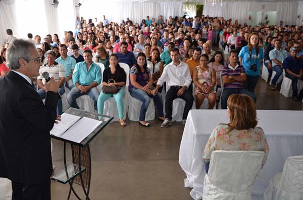 100 casais: Prefeitura de Andirá, Cartório de Registro Civil e Irpen promoveram Casamento Comunitário, neste sábado