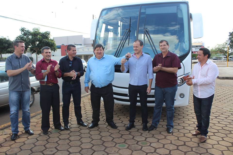 Prefeitura de Arapongas adquire ônibus com recursos próprios
