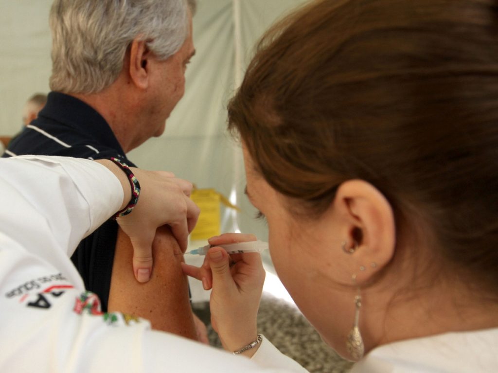 Número de mortes por gripe no Paraná chega a 90, aponta Secretaria da Saúde