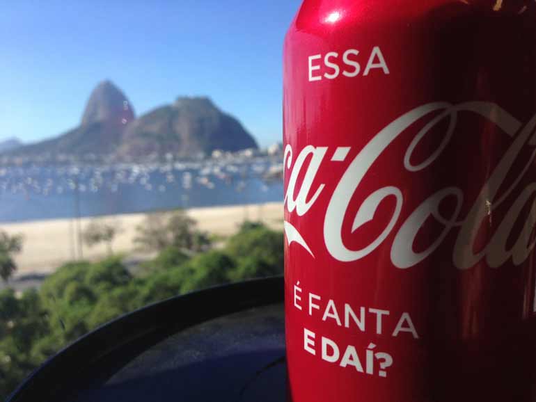 ORGULHO LGBT: Coca-Cola distribui a "Coca que é Fanta" em ação interna; confira!
