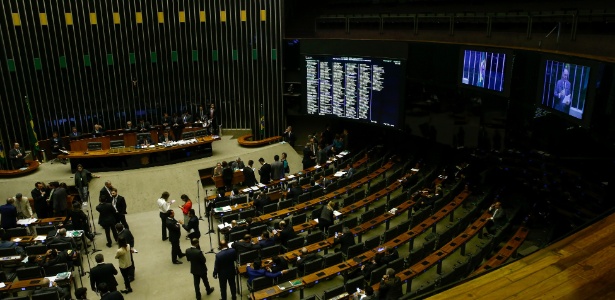 NA SURDINA: Câmara aprova fundão público eleitoral de R$ 1,7 bi, que segue para sanção de Temer