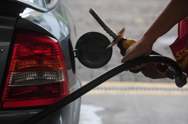 Valor da gasolina subiu 28% após nova política de preços da Petrobras