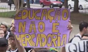 Paraná já soma quase 800 escolas estaduais ocupadas