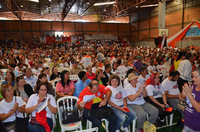 Professores decidem retomar greve no Paraná