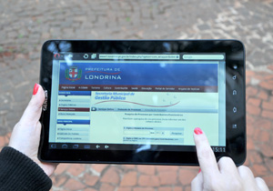 Escolas municipais de Londrina recebem 65 tablets