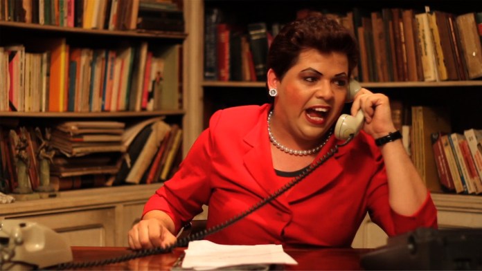 Gustavo Mendes, humorista que interpreta a Dilma, faz show em Londrina