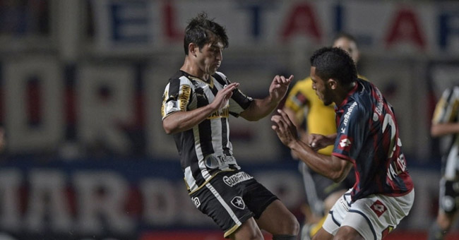 Botafogo perde na Argentina e dá adeus à Libertadores