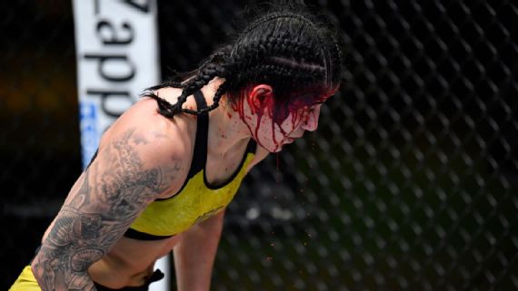UFC: Noiva de Marreta, Yana arrebenta testa de Ketlen Vieira com cotoveladas, faz brasileira jorrar sangue e vence
