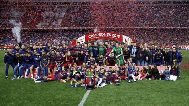 Barcelona segura pressão, bate o Sevilla na prorrogação e fecha a temporada com título