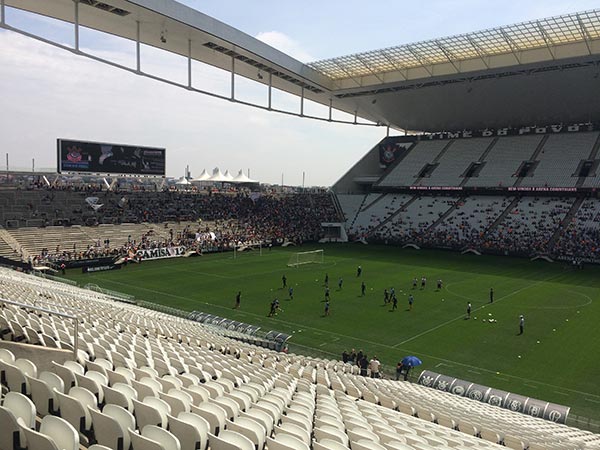 Corinthians negocia naming rights com banco e incluirá o Fiel Torcedor