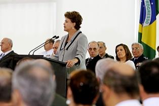 Dilma cobra pressa na execuÃƒÂ§ÃƒÂ£o das obras para a Copa