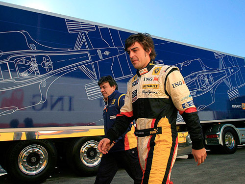 Alonso vai para Ferrari em 2011, diz jornal italiano