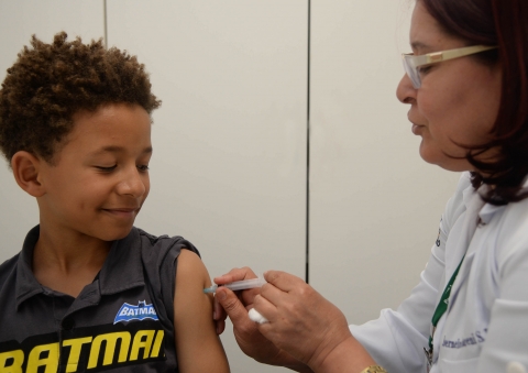 Vacina contra o HPV também está disponível para meninos em Ibiporã