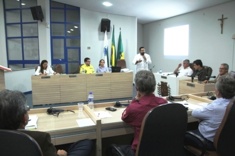Em Ibiporã, Departamento Municipal de Trânsito participa de debate na Câmara