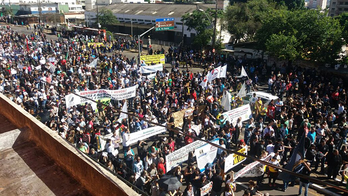 Sindicalistas comemoram adesão a greve geral em Londrina