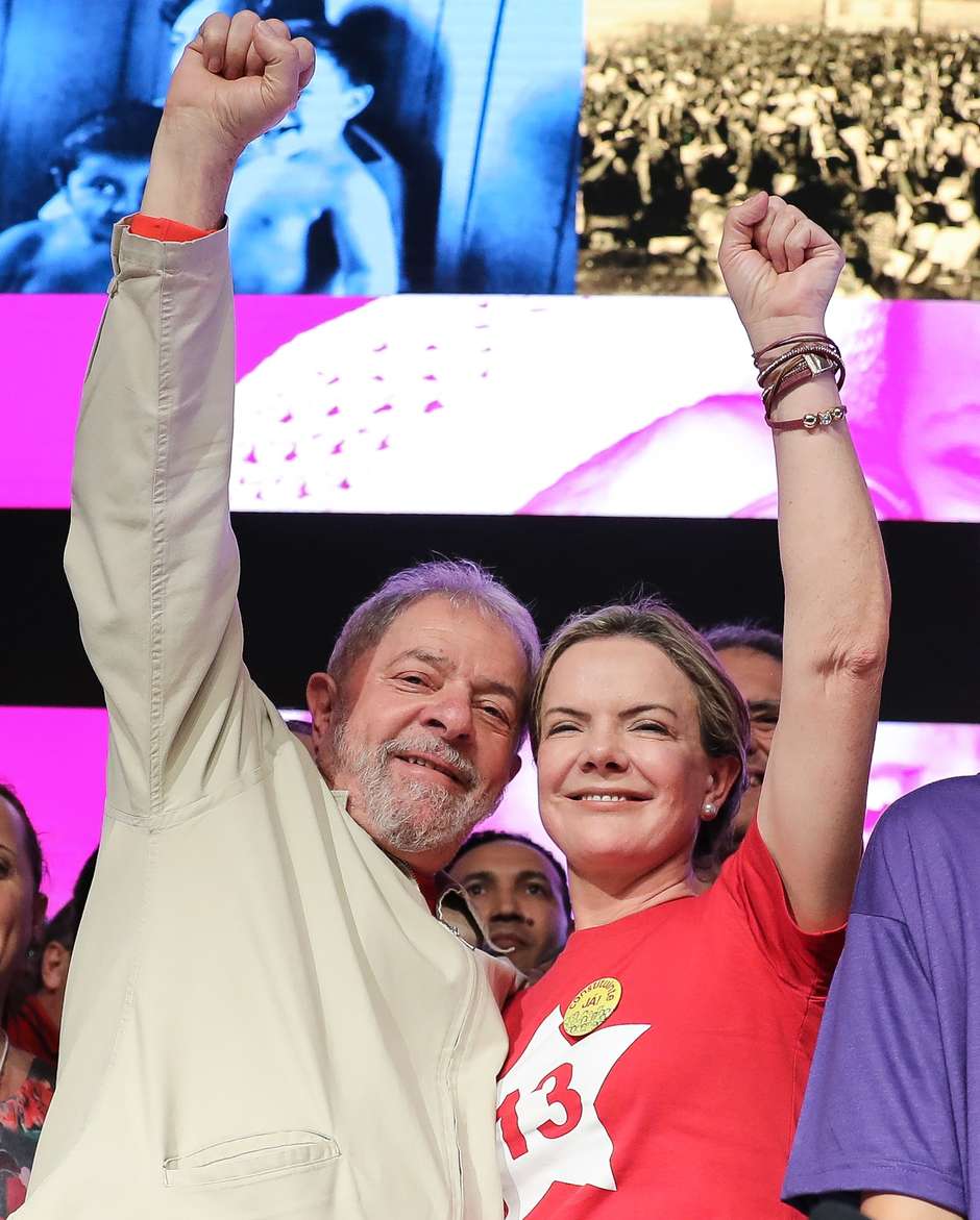 Condenação visa impedir Lula de concorrer em 2018, diz Gleisi