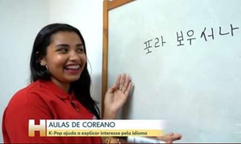 EM COREANO Globo edita mat?ria do  "Jornal Hoje " ap?s aluna escrever  "Fora Bolsonaro " em coreano