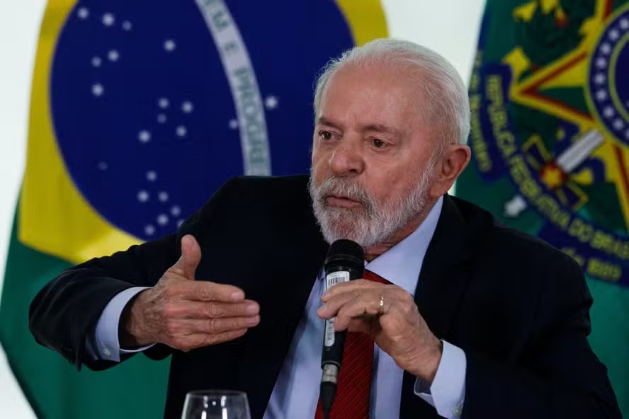 Lula sofre acidente doméstico em Brasília e cancela viagem à Rússia por recomendação médica