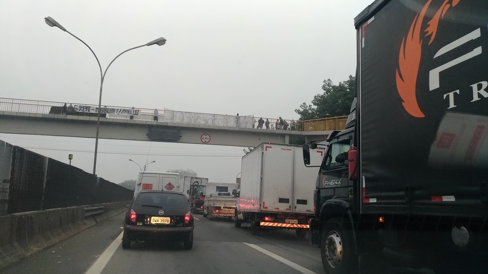 Caminhoneiros voltam a protestar em rodovias contra alta do diesel