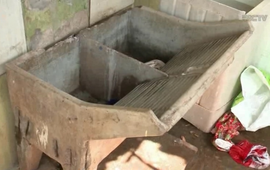 Tanque de lavar roupa cai e menina de quatro anos morre em Curitiba