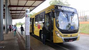 De um canto ao outro Linha de transporte coletivo de Londrina percorre 35 quilômetros