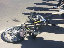 Em Bandeirantes, criança é atropelada de bicicleta e motorista diz não ter visto o acidente 