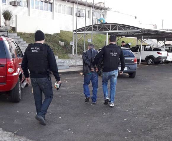 Polícia Civil encaminha indivíduo acusado de atirar contra desafeto em lanchonete no centro de Cornélio Procópio 