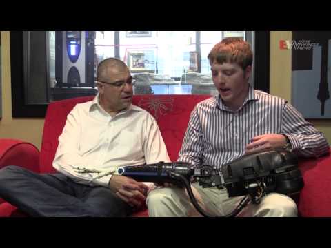 Estudante constrói braço robótico controlado por ondas cerebrais