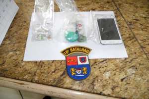 Bandidos trocam tiros com a polícia em operação de apreensão de drogas imagens/thumbs/23-02-2015_MELIANTES_TROCAM_TIROS.jpg