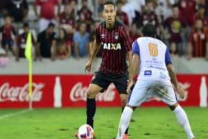Tiro Pela Culatra: Mesmo jogando com os titulares, Atlético perde para o Foz na Arena imagens/thumbs/27-02-2015_Atletico_foz.jpg