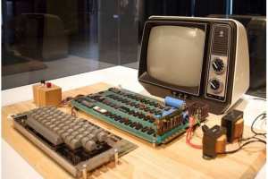 Computador de 1976 da Apple é vendido por R$ 1 Milhão imagens/thumbs/27-06-2017_Reliquia_Apple.jpg