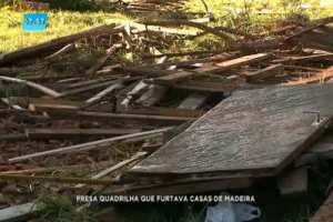 Polícia prende quadrilha que desmontava casas e vendia madeira roubada imagens/thumbs/27-06-2017_madeiraroubada.jpg