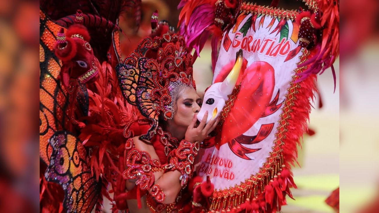 Porta-Estandarte - Boi Bumbá Garantido/boigarantido/Instagram