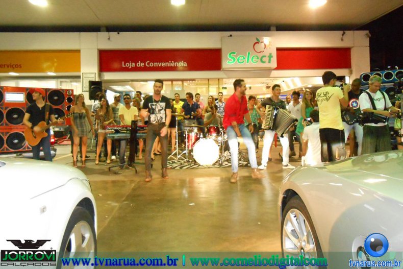 12-03-2013_Diego_Vinicius_Posto_Gasolina_2808929.jpg