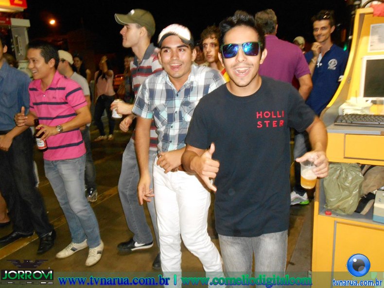 12-03-2013_Diego_Vinicius_Posto_Gasolina_2809029.jpg