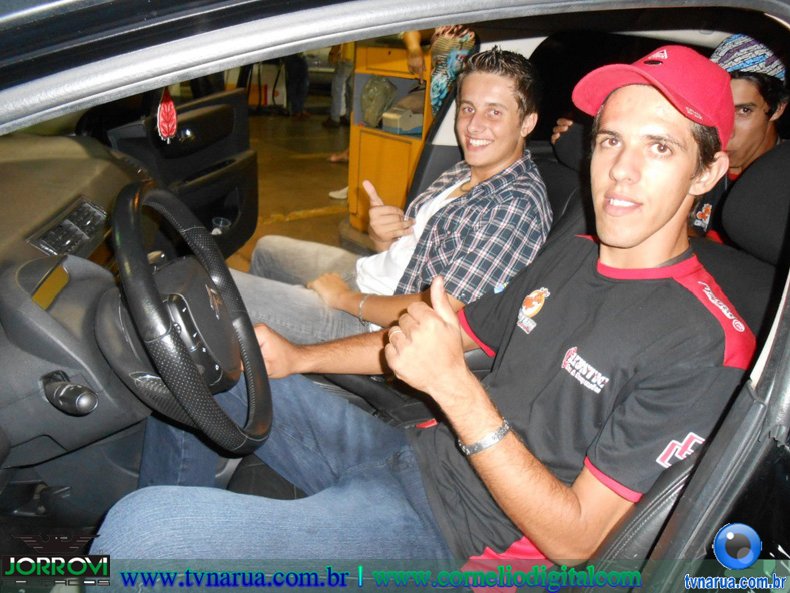 12-03-2013_Diego_Vinicius_Posto_Gasolina_2811729.jpg