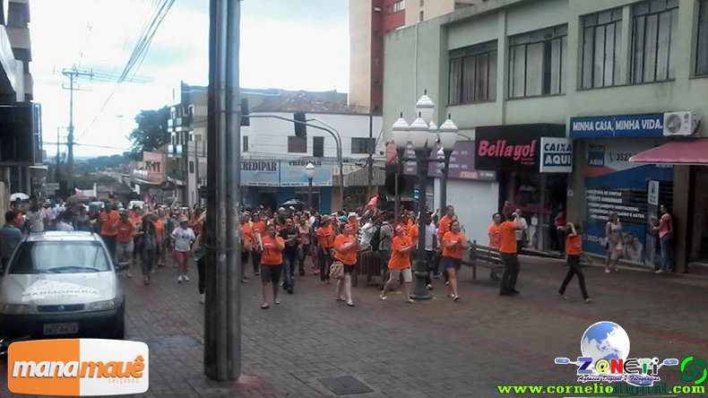 12-02-2015_funcionarios_estaduais_02.jpg