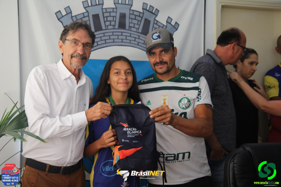 15-12-2019_Atletas_Recebem_Bolsas_13.jpg