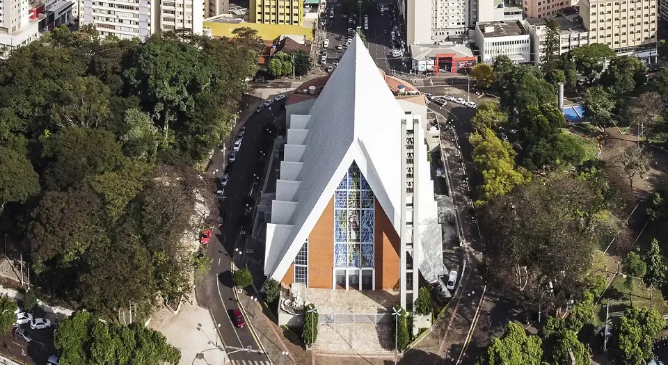 Catedral de Londrina promove bênção dos veículos no sábado