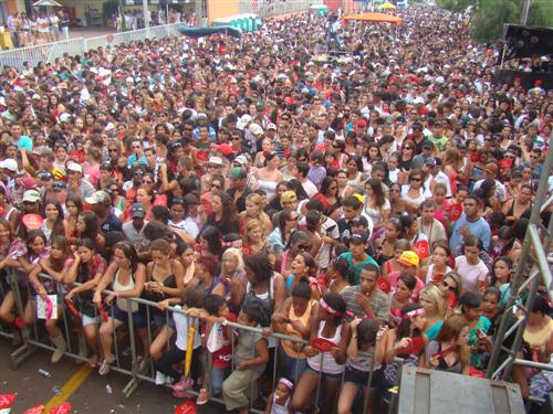 Em CornÃ©lio, PÃºblico De Mais De 30 Mil Pessoas Assiste Show Sertanejo Com 47 Artistas