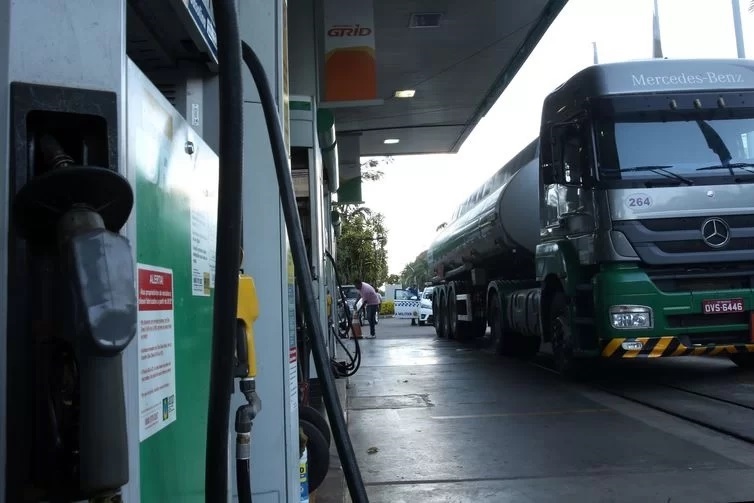 Petrobras anuncia reajuste do preço do diesel a partir desta terça-feira (10) 
