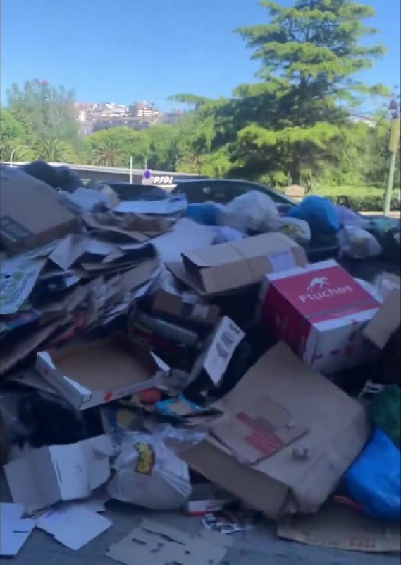 Cidade espanhola declara emergência devido a acúmulo de lixo