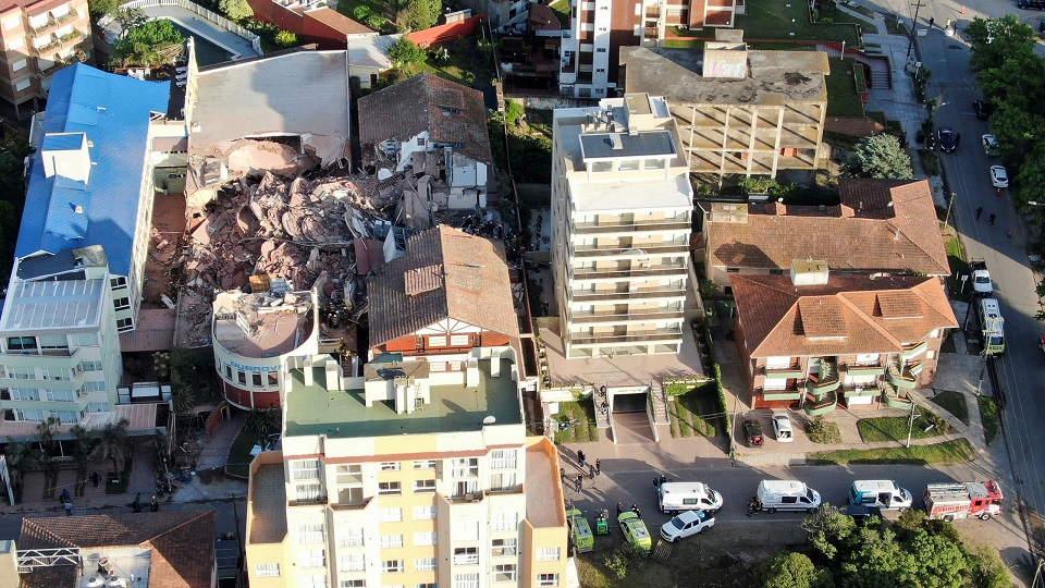 Hotel desaba na Argentina; autoridades procuram sobreviventes