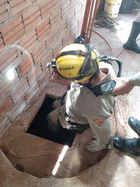 Bombeiros resgatam pai e filha apÃ³s queda em cisterna em GoiÃ¡s