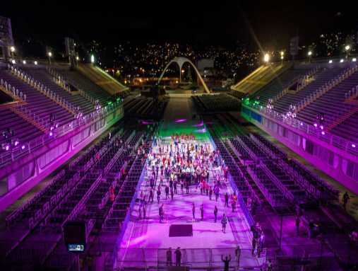 imagens/thumbs/01-03-2022_Rio-de-Janeiro-RJ-24-02-2022-Prefeito-recebe-integrantes-das-escolas-de-samba-do-Grupo.jpg