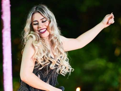 imagens/thumbs/04-08-2016_Naiara_Azevedo.jpg