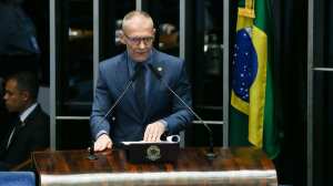 imagens/thumbs/16-05-2025_o-senador-fabiano-contarato-pt-es-afirma-que-limitacoes-regimentais-so-permitiram-aos-senadores-aprovar-ou-rejeitar-o-texto-aprovado-na-camara.jpg