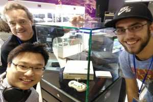 imagens/thumbs/22-03-2017_dan-diebold-e-seu-pai-com-o-snes-playstation-1490110475907_615x470.jpg